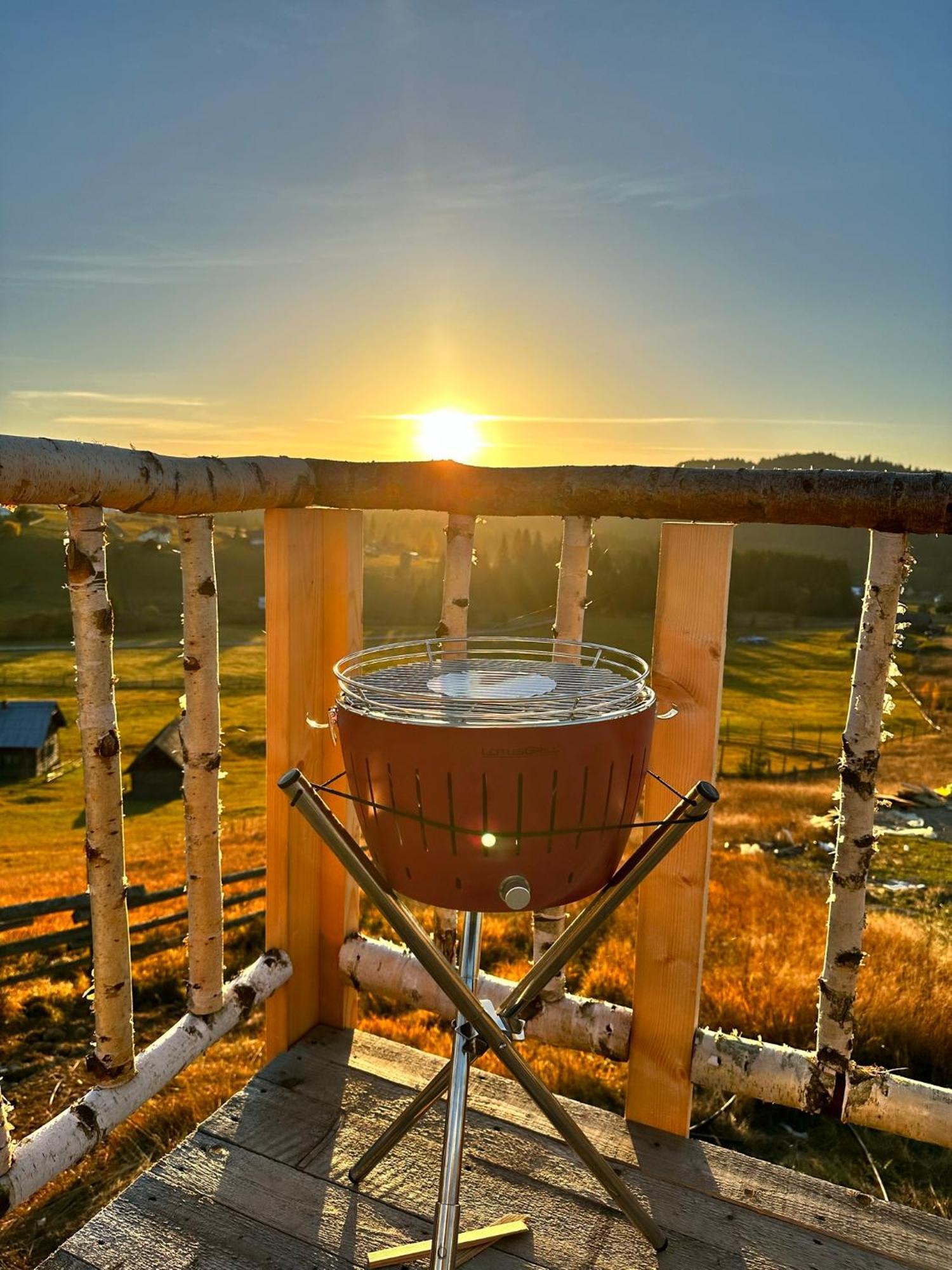 Dorna Iglu Luxury Glamping Resort Dorna Cindrenilor Exterior photo